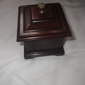 Bombay Jewelry Music Box